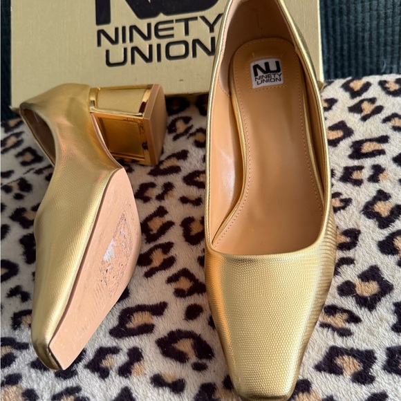 Ninety Union Gold Women's Square Stack Heels Shoes NEW Size 8 Church Formal - Picture 2 of 15